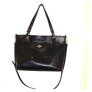 Coach tote black leather.